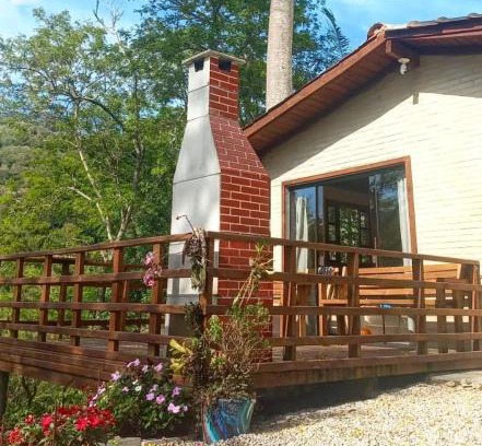 Siriu House | Casa da Cachoeira Siriú-SC