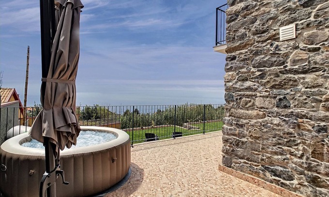 Prazeres House | Casa da Felicidade by LovelyStay