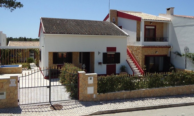 Lagoa de Albufeira Villa | Casa da Lagoa (Near the Beach)