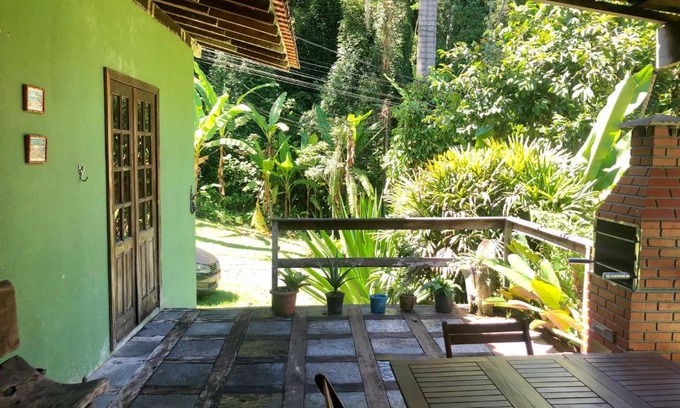 Parque das Palmeiras House | Casa da mata com piscina natural em condomínio