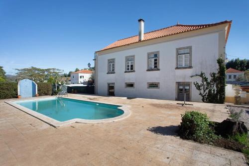 Castanheira de Pera House | Casa das Camélias Tortas