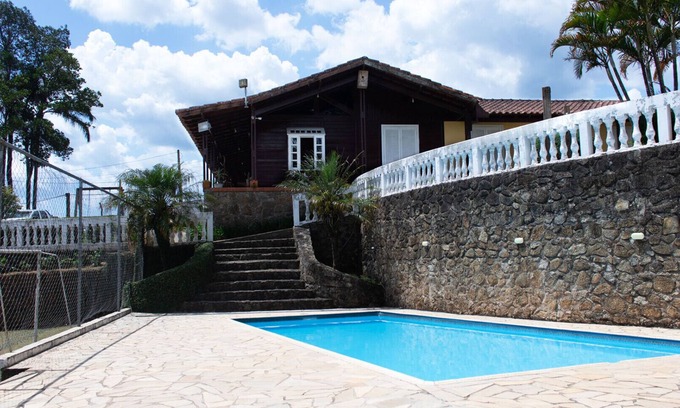 Terra Preta House | Casa de campo c piscina e churrasq em Mairiporã/SP
