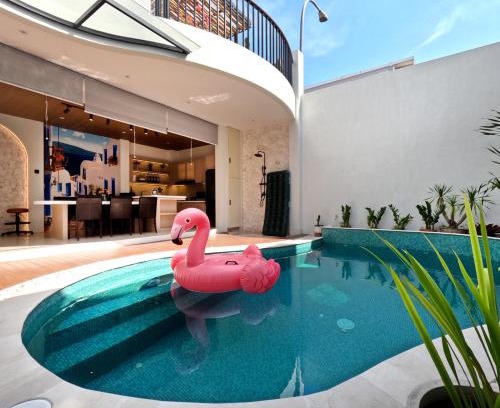 Padalarang House | Casa de Jingga - KBP with Aesthetic Pool, Fun for Family & Friends, Near Whoosh High Speed Train