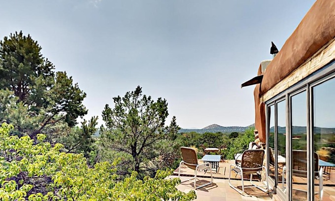 Canoncito House | Casa de las Piedras