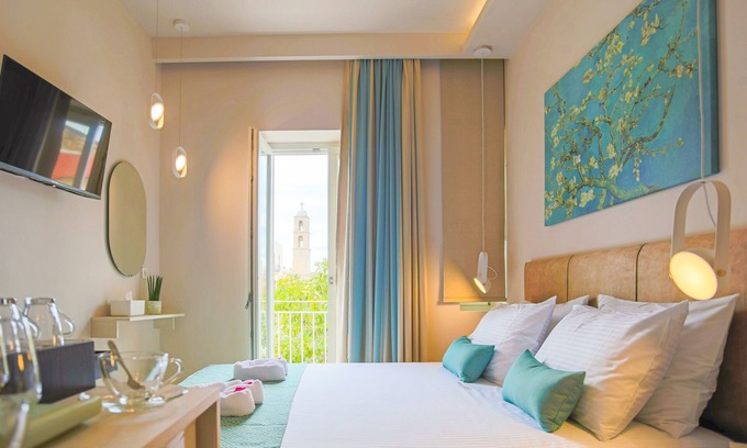 Old Town Hotel | Casa de Potie - Casa 2-3 Family Room in the Heart of Chania Old Town