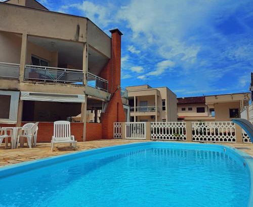Massaguacu House | Casa de Praia MarAzul Linda casa em condomínio com piscina, churrasqueira e sala de jogos com sinuca apenas 3 quadras da praia Massaguaçu