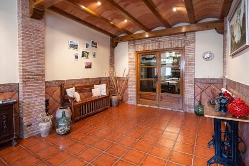 Viguera House | Casa de pueblo con merendero y chimenea.