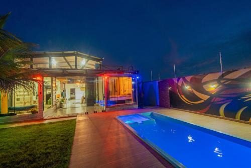 Cuiaba House | Casa de temporada container 1,5 Km da Praca