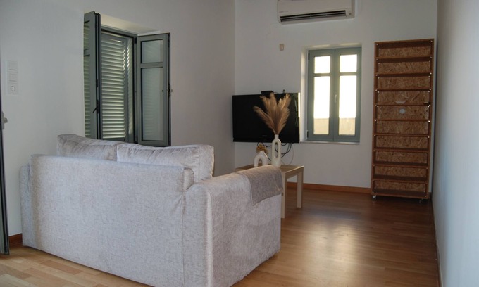 Neapoli House | Casa Edelsy Your Coastal Refuge in Crete Greece. Live an Oasis of Tranquility