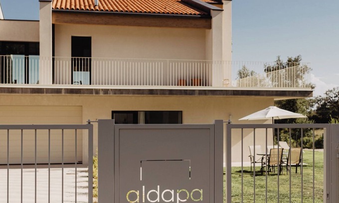 Leza House | Casa en Rioja Alavesa con Jardin, Barbacoa y Parking Privado