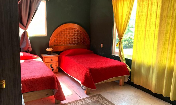Azteca House | Casa entera con estacionamiento