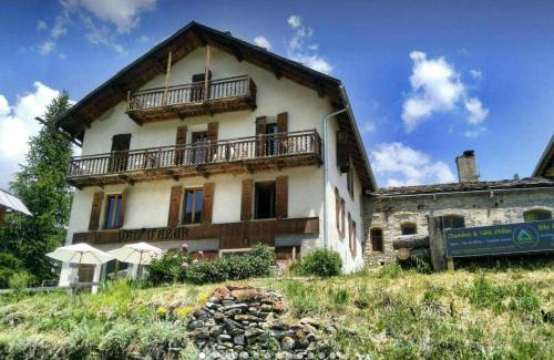 Molines-en-Queyras Bed & Breakfast | CASA-Gondolier Loft chambre pour 7 personnes