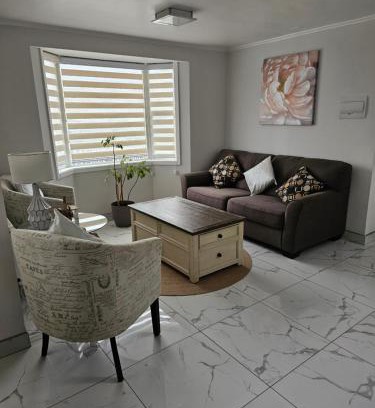 Punta Arenas Villa | Casa Hermosa