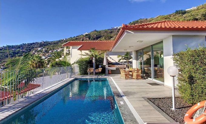 Arco da Calheta House | Casa Inês by LovelyStay