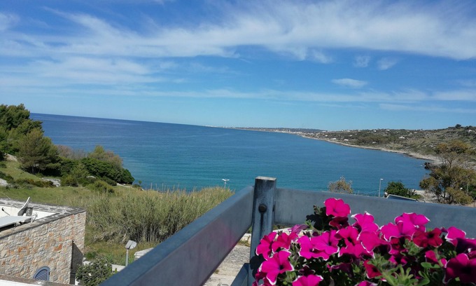 Marina San Gregorio Apartment | CASA BAIA Smeraldo100 MT sea