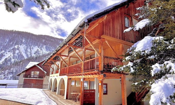 Arvieux Apartment | CASA-Joubarbe Super 4p terrasse plein sud Arvieux!