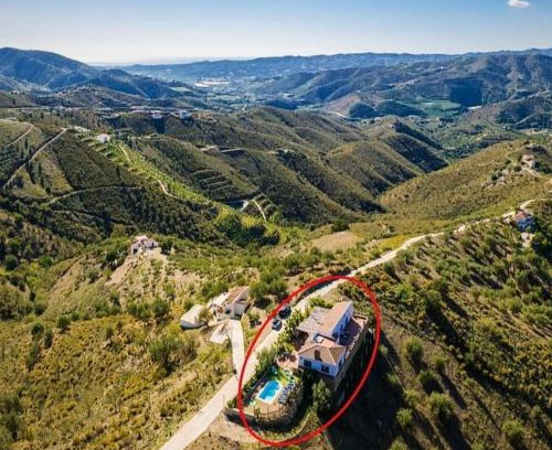 Loja Villa | Casa la viña de la tireta