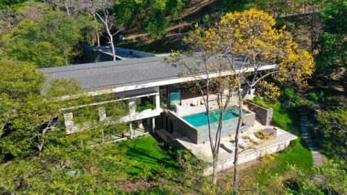 La Cruz Villa | Casa Lagom, Luxurious Oasis with Infinity Pool!