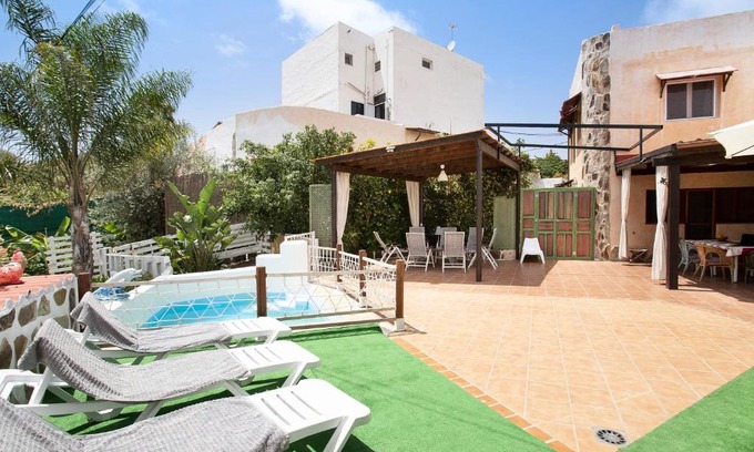 Moya Villa | Casa Las Flores