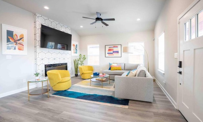 Southtown Villa | Casa Lavaca Luxury
