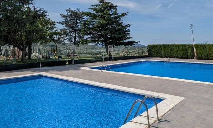 Canet lo Roig House | Casa Liberta: Gîte for 10 people, ideal for families, pets allowed.