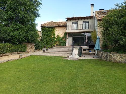 Pradena House | Casa los Tres Nogales