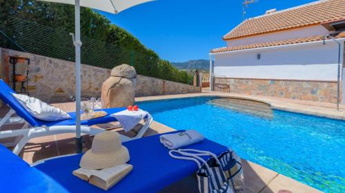 Alozaina Villa | Casa Los Valles Alozaina by Ruralidays