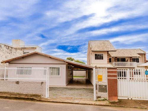 Santo Antonio Villa | Casa para até 10 pessoas com churrasqueira QF1846