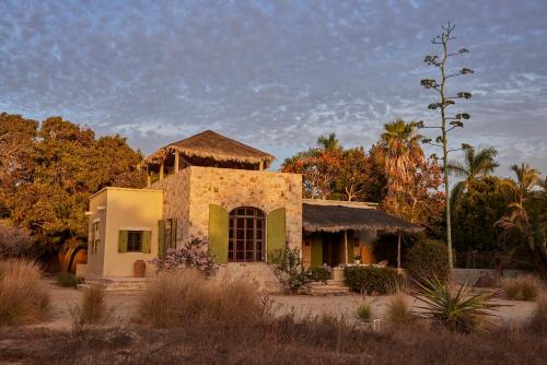 Todos Santos House | Casa Piedra - Close To The Beach!