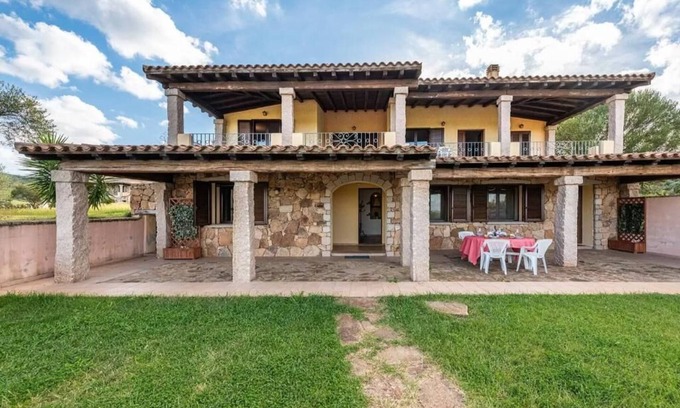 Siniscola Apartment | Casa Pompia 5 - Two Bedroom Apartment, Sleeps 4