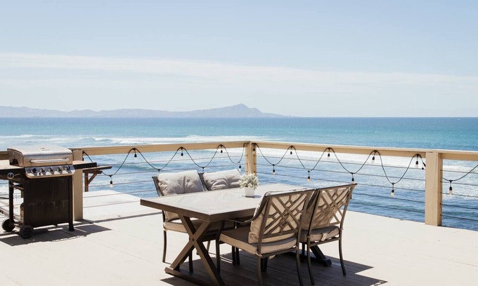 Ensenada House | Casa Puesta del Sol. an Oceanview House