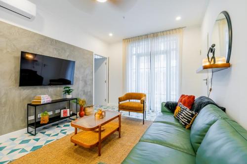Santa Ana Apartment | Casa Quijano by Wynwood House