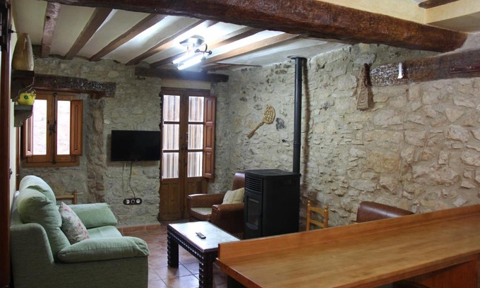 Vilafranca Ski Chalet | Casa Rústica en Villafranca del Cid con vistas a la montaña "Els Arenals"