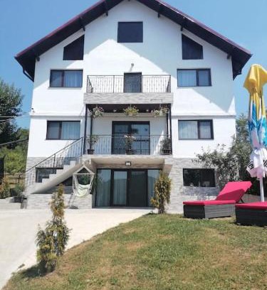 Provita de Jos House | Casa RiAn