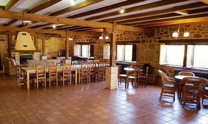 Cuacos de Yuste Cottage | Casa Rural Colmenarejo for 16 people