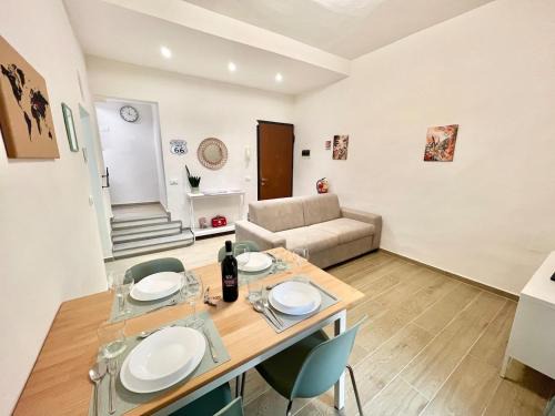 Prato Apartment | Casa S Trinita 15 min train station, visit Tuscany