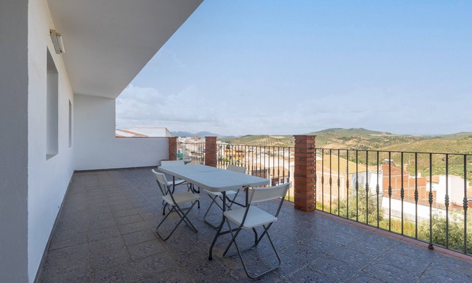 Villanueva de Tapia House | CASA SALINAS - Apartment with mountain views and free wifi