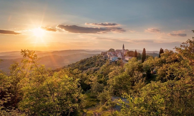 Draguc House | Casa Stella is in a small and quiet village Draguc in the middle of Istria