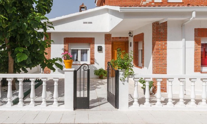 Martin Munoz de las Posadas House | Casa turística El navego