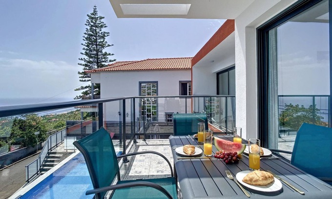 Estreito da Calheta Apartment | Casa Teixeira by Atlantic Holiday