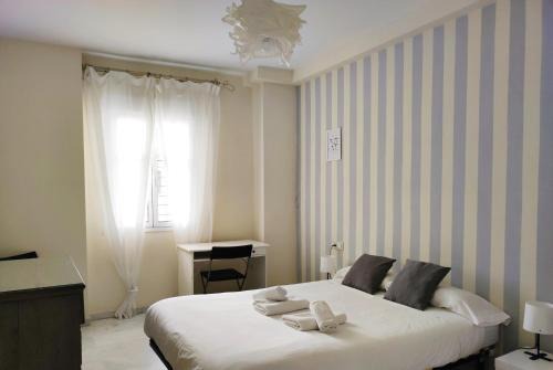 Doctor Barraquer-Grupo Renfe-Policlinico Apartment | Casa Torrijiano.Parking Gratis!.