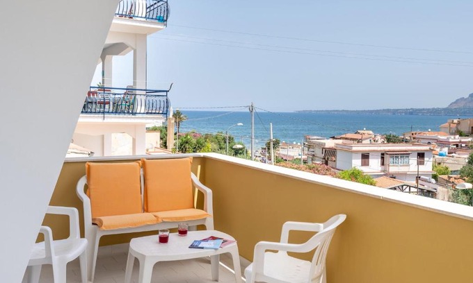 Trappeto Apartment | Casa Viola 1 piano 100 mt dal mare