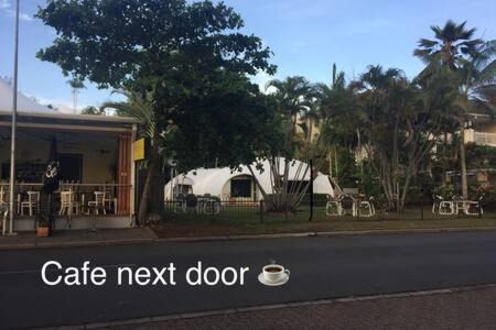 Trinity Beach Apartment | Casablanca Domes Trinity Beach