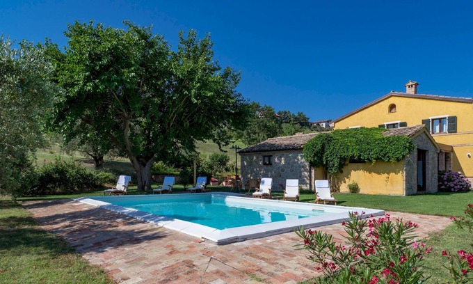 Montecarotto Villa | Casale Verdicchio 10+2, Emma Villas