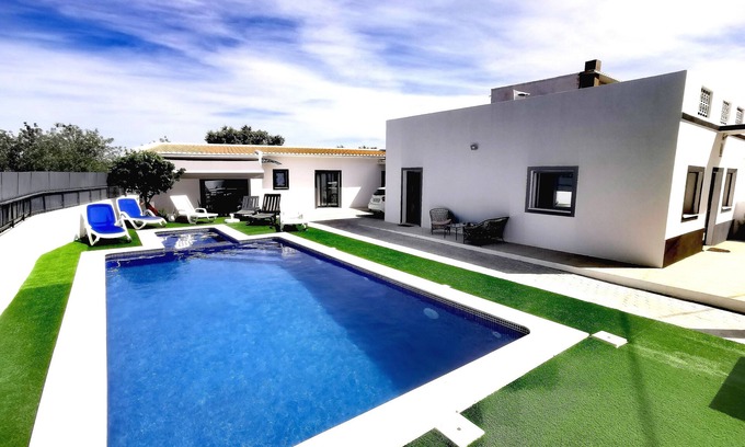 Charneca House | Casas Caiado with a private swimming pool