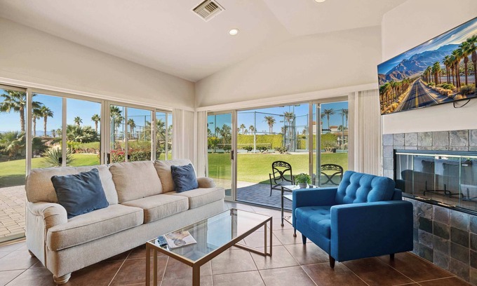 Coachella House | Casita 44463 – RV Resort Stay for 2