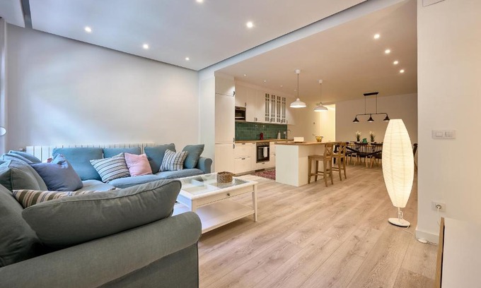 Logrono Apartment | Casita Mela - Apt. p/8 pax con terraza en Logroño