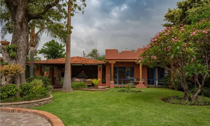 San Juan Cosala House | Casita on 1/2 acre of flora beauty. Two arms, , wifi, access to kitchen and TV