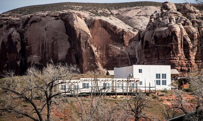 Bluff House | Casita on the Hill in Bluff- Sunrise Views!