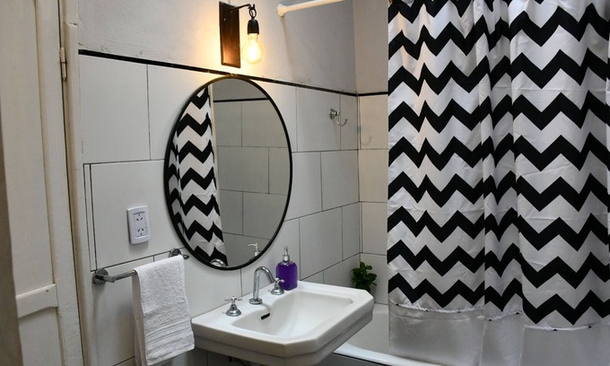 Lujan House | Casona Alegre with outdoor Jacuzzi in Luján Argentina